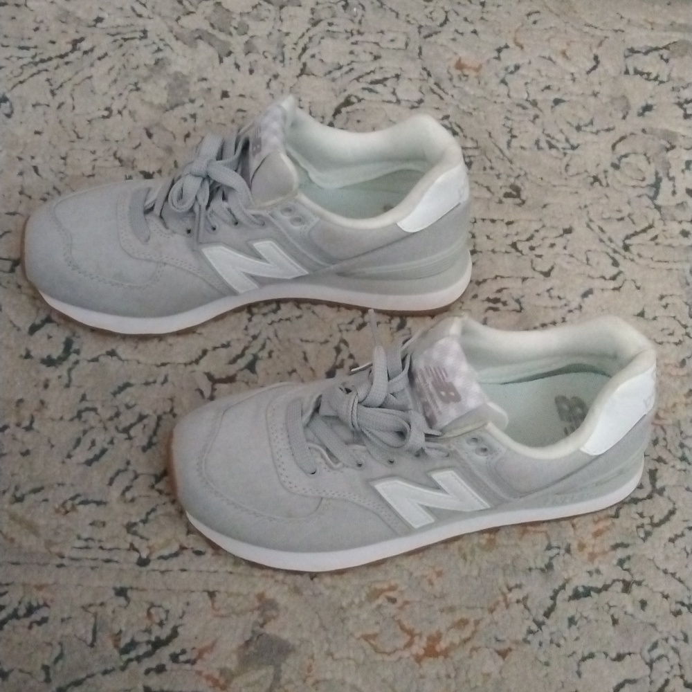 New Balance women size 7